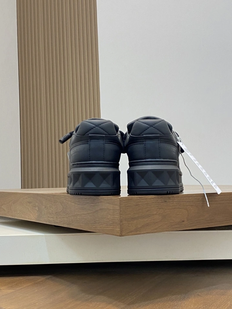 Lightweight Vxlxntino Sneakers 228919