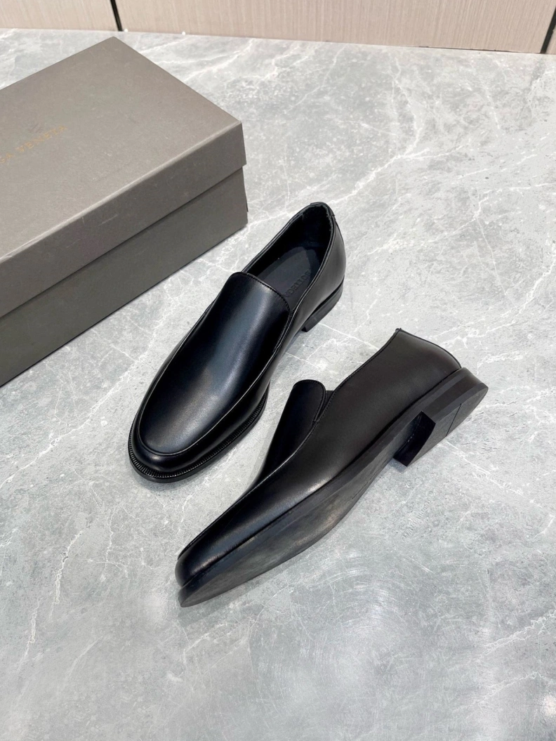 Timeless Bxttxga Vxnxta Leather Shoes 112438
