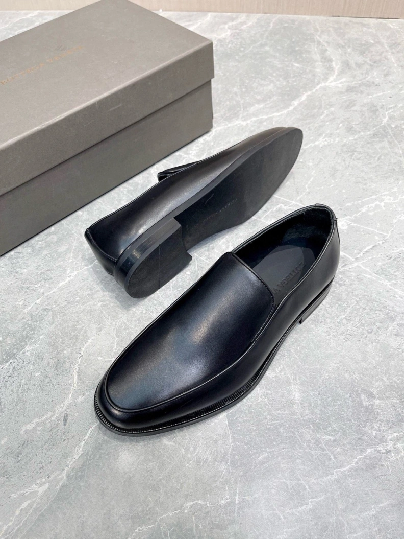 Timeless Bxttxga Vxnxta Leather Shoes 112438