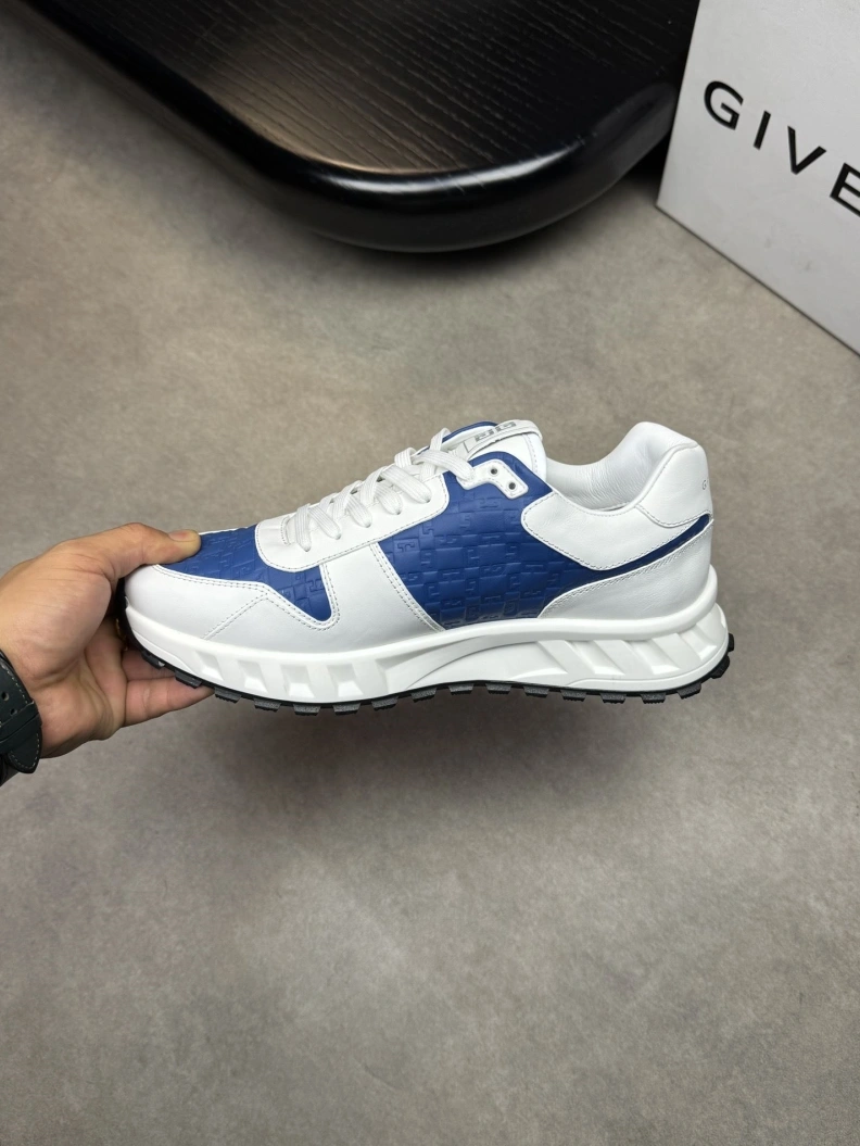 Gxvxnchy Sneakers Flexible 151931