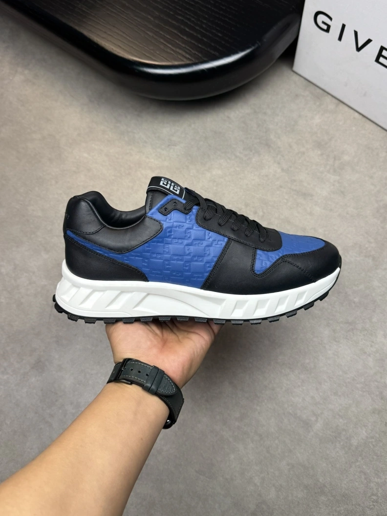 Vibrant Gxvxnchy Sneakers 151926
