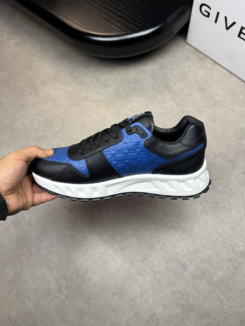 Vibrant Gxvxnchy Sneakers 151926