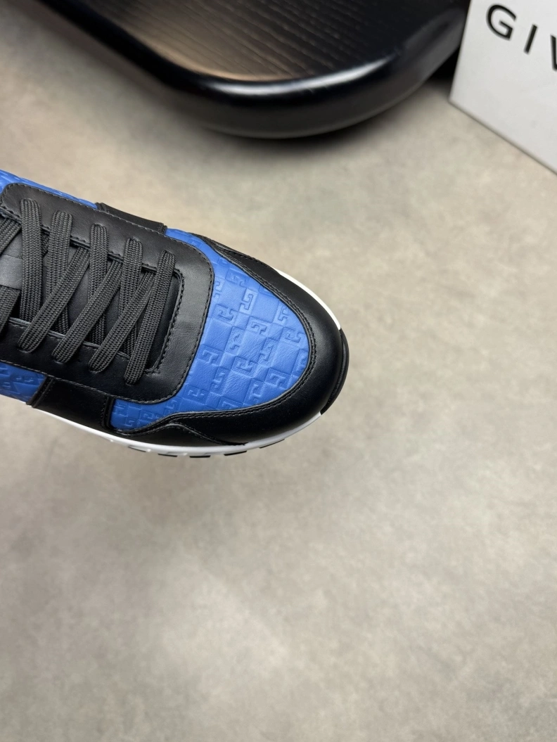 Vibrant Gxvxnchy Sneakers 151926