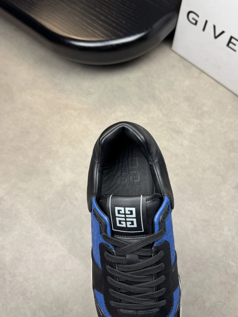 Vibrant Gxvxnchy Sneakers 151926