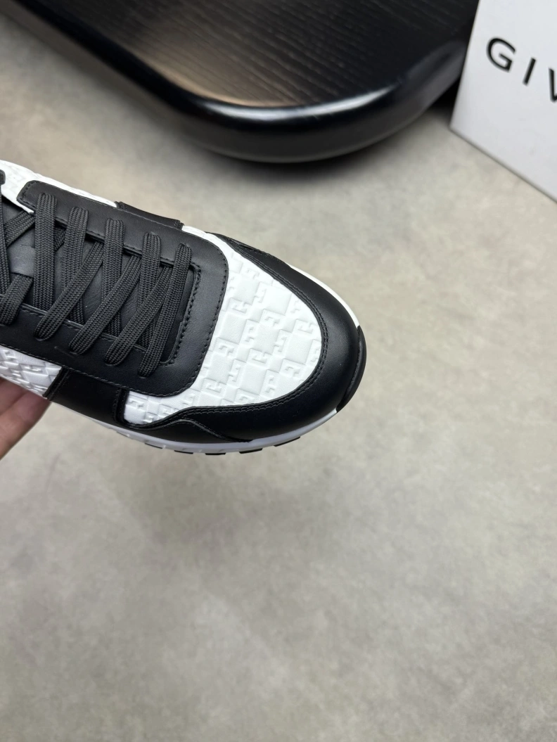 Trendy Gxvxnchy Sneakers 151930