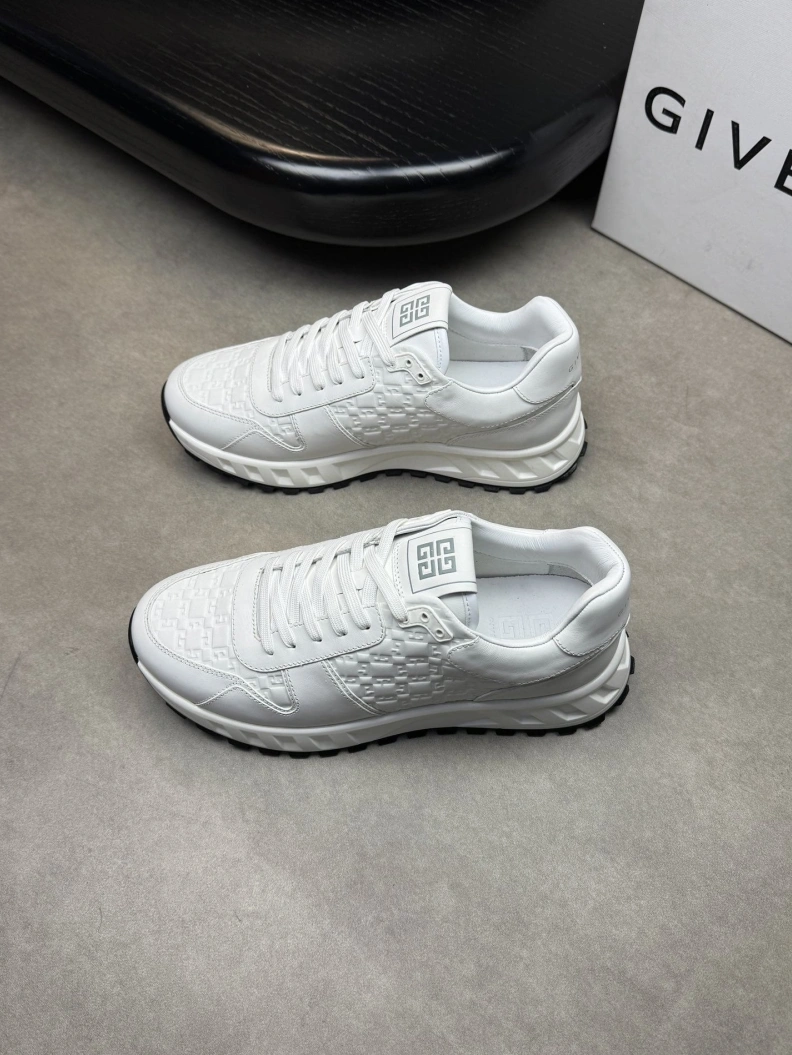 DailyWear Gxvxnchy Sneakers 151944