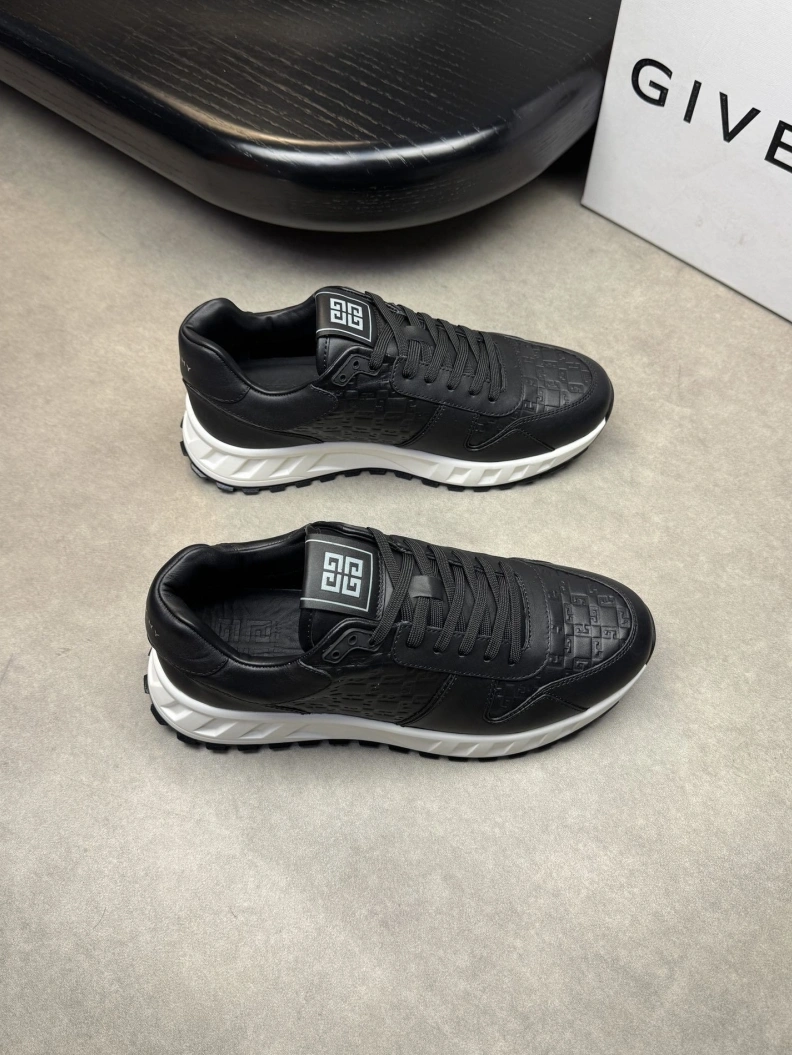 Refined Gxvxnchy Sneakers 151927