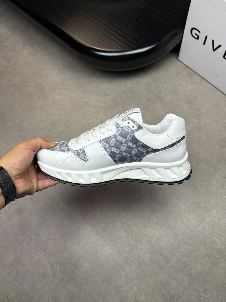 Durable Gxvxnchy Sneakers 151925