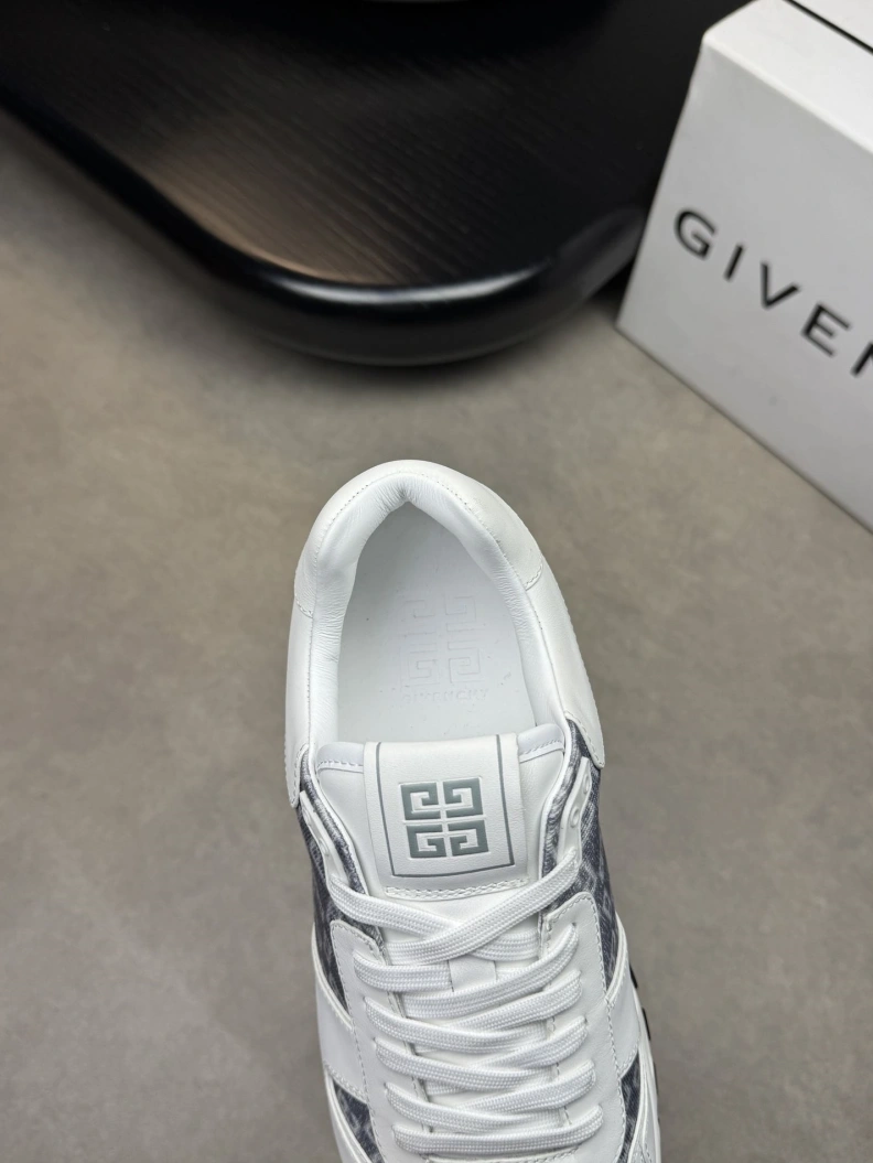 Durable Gxvxnchy Sneakers 151925