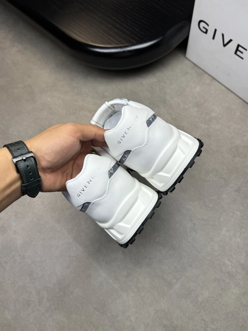 Durable Gxvxnchy Sneakers 151925