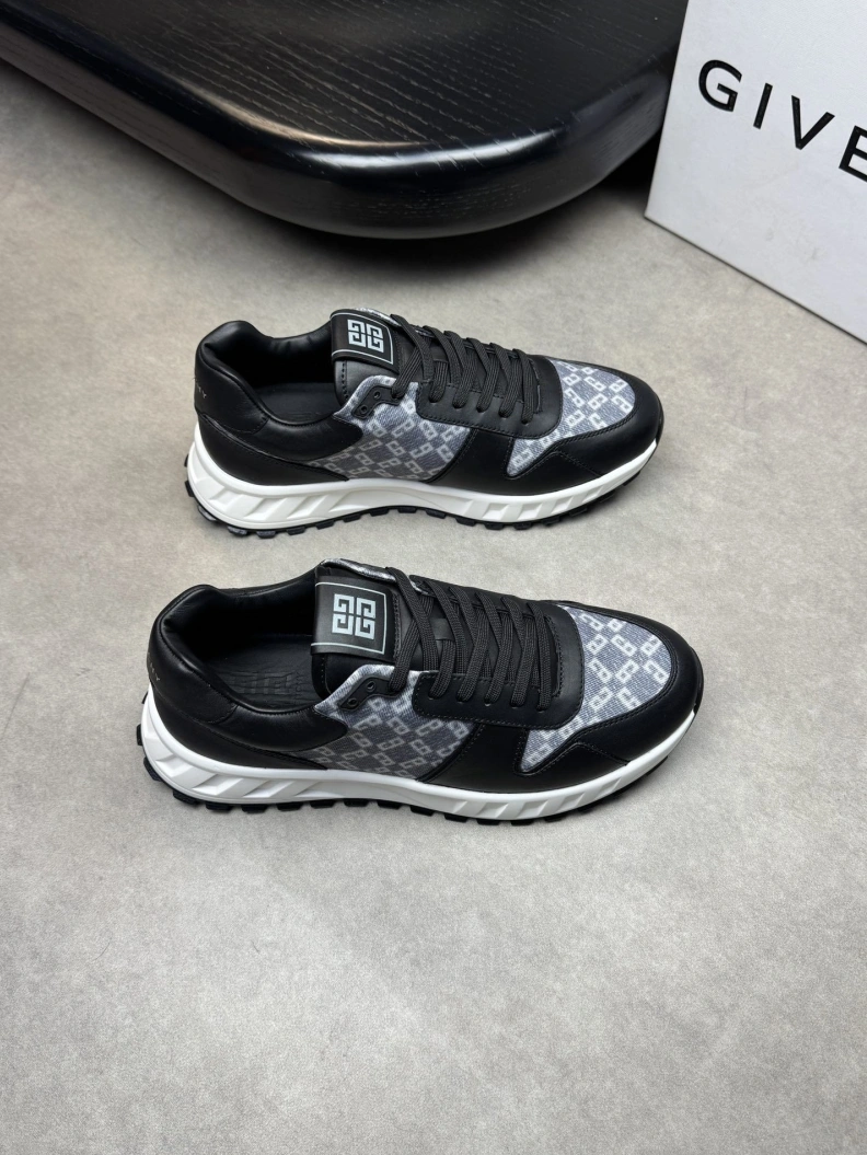 Bold Gxvxnchy Sneakers 151929