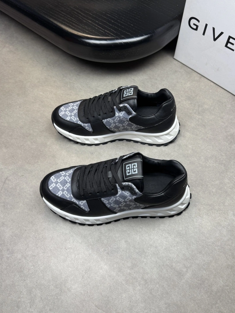 Bold Gxvxnchy Sneakers 151929