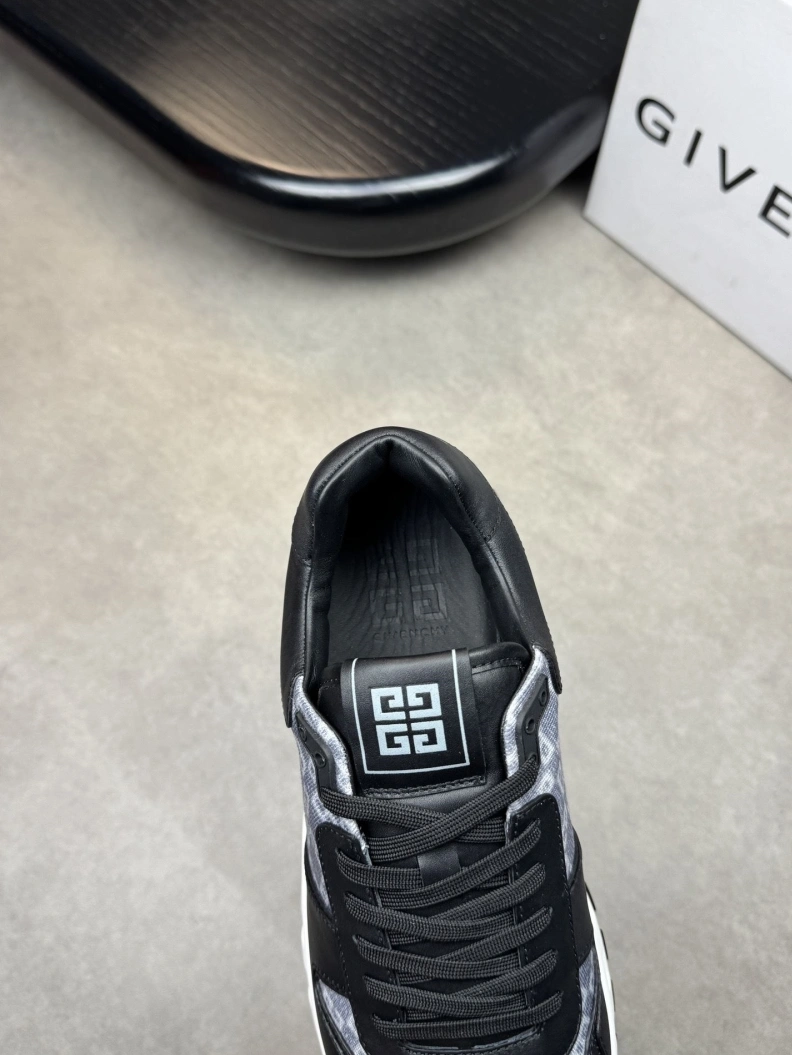 Bold Gxvxnchy Sneakers 151929