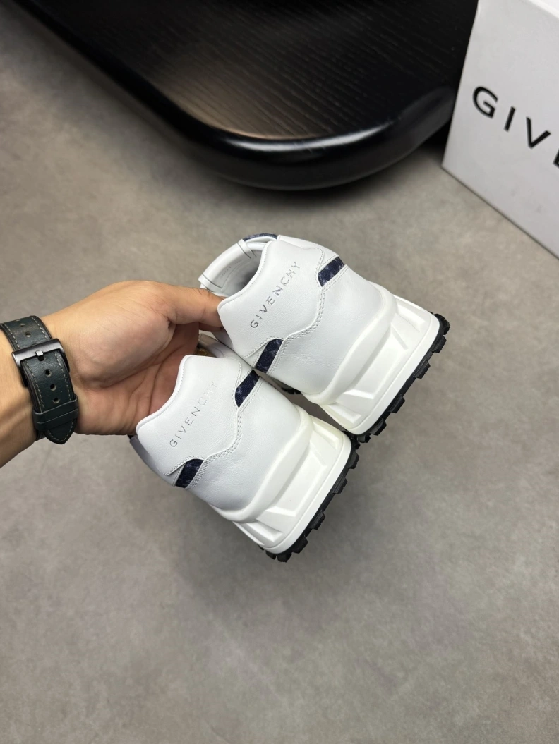 Unique Gxvxnchy Sneakers 151928