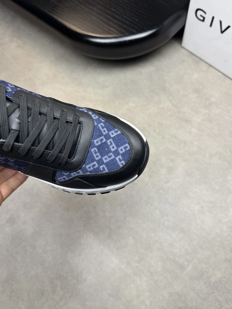 Refined Gxvxnchy Sneakers 151924