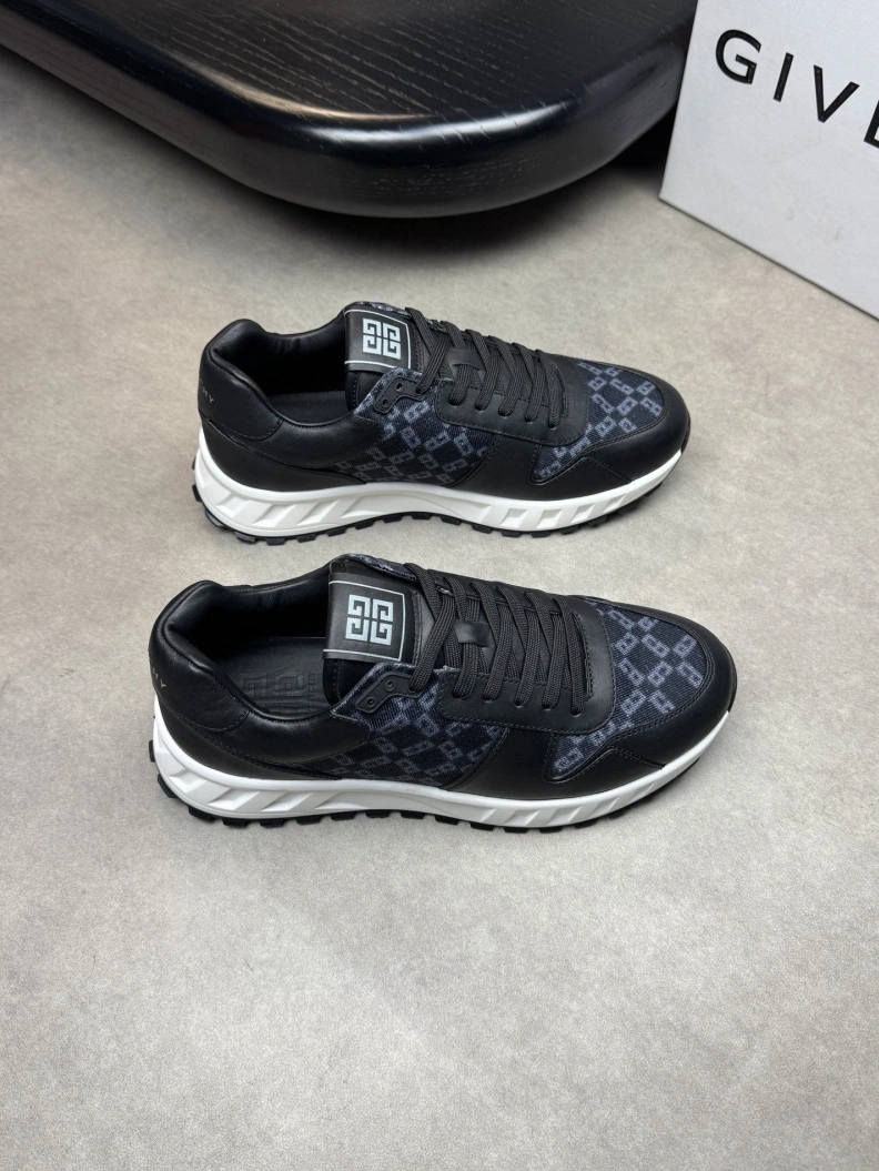 Gxvxnchy Sneakers Sleek 151922