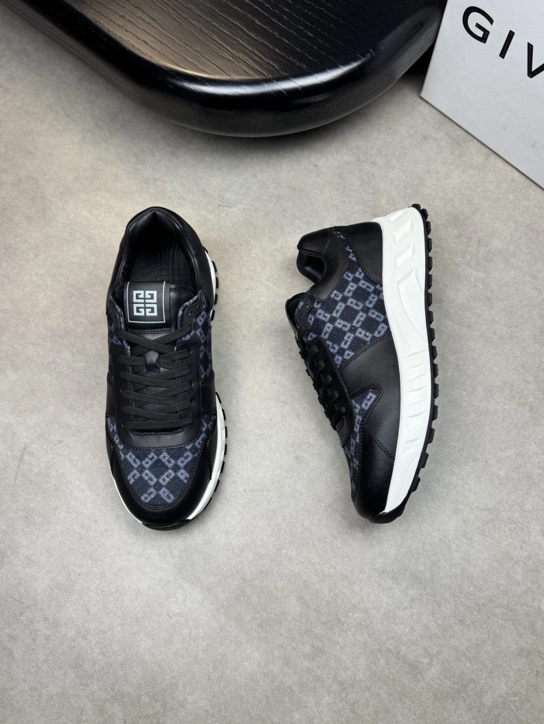 Gxvxnchy Sneakers Sleek 151922