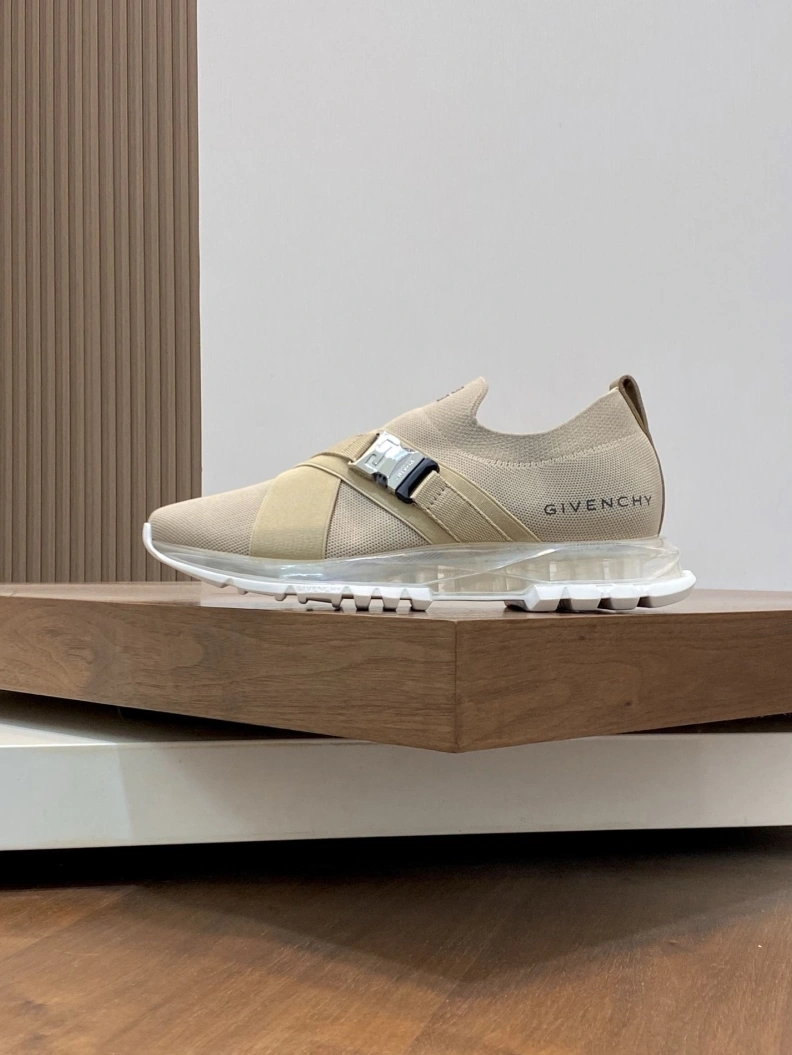 Gxvxnchy Sneakers Affordable 151921