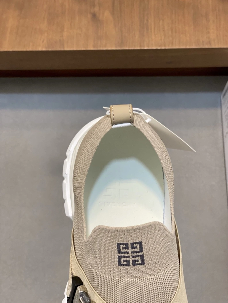 Gxvxnchy Sneakers Affordable 151921