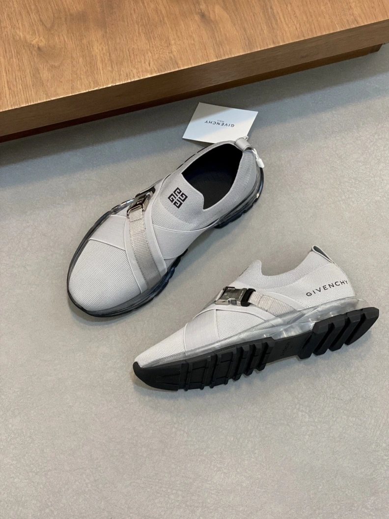 Compact Gxvxnchy Sneakers 151918