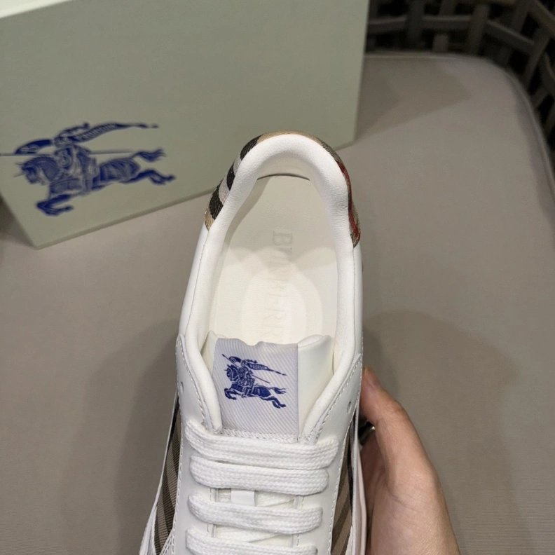 Practical Bxrbxrry Sneakers 114490