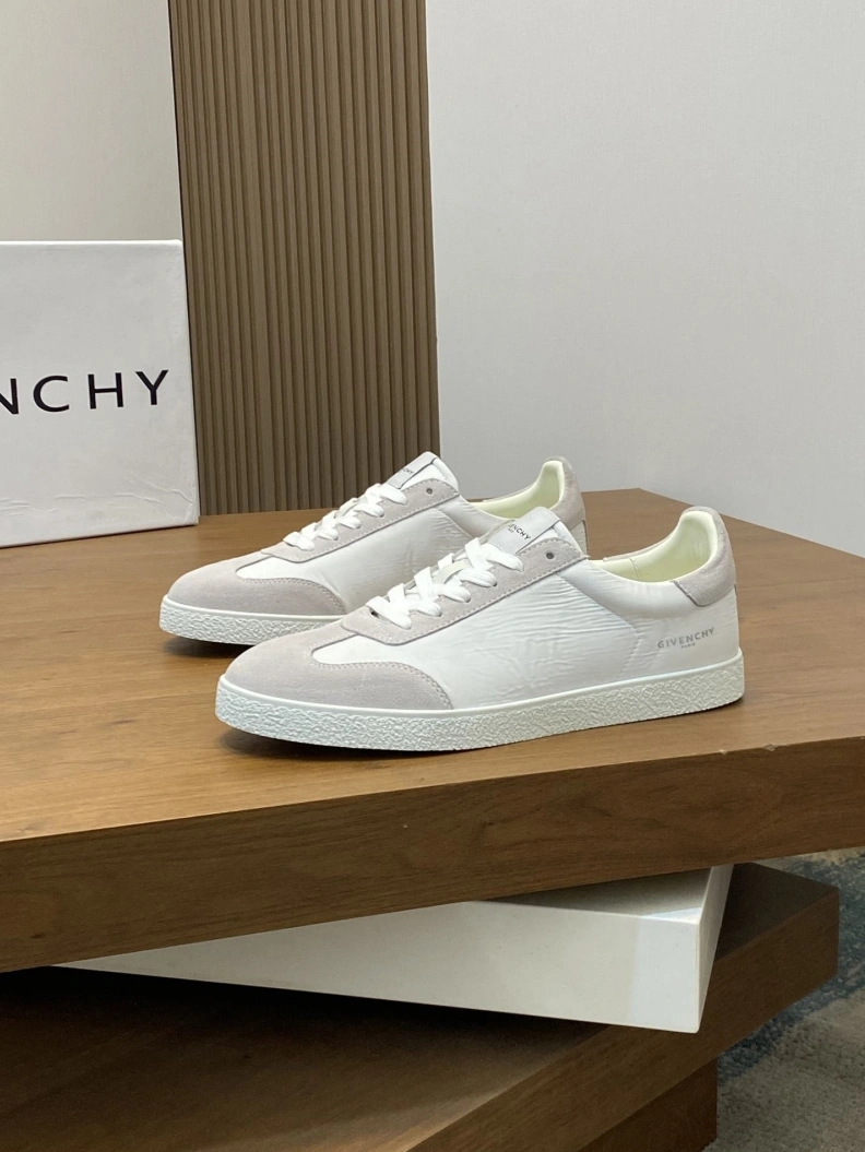 Comfortable Gxvxnchy Sneakers 151917