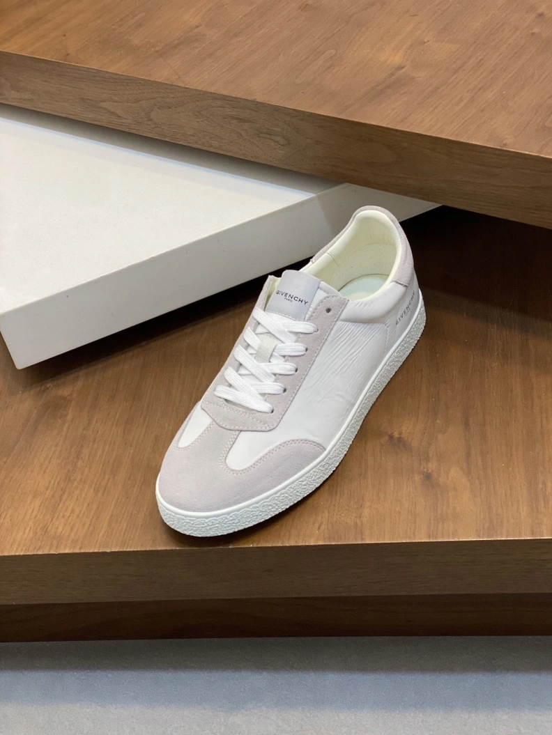 Comfortable Gxvxnchy Sneakers 151917