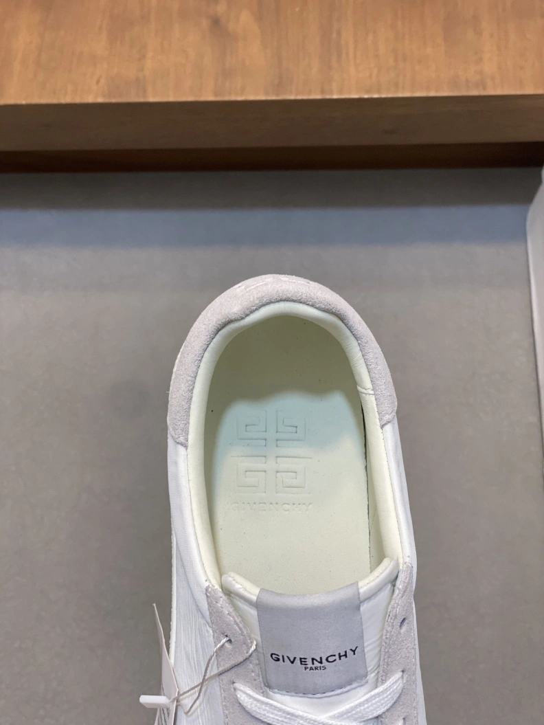 Comfortable Gxvxnchy Sneakers 151917