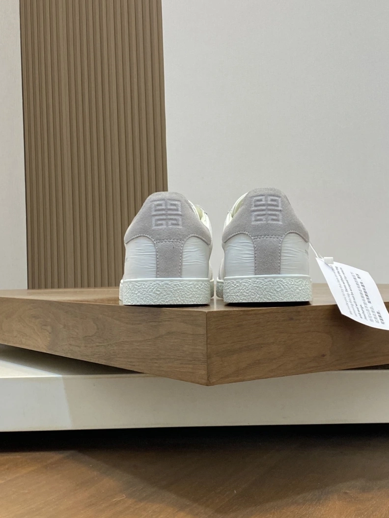 Comfortable Gxvxnchy Sneakers 151917