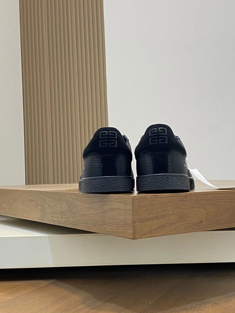 Comfortable Gxvxnchy Sneakers 151913