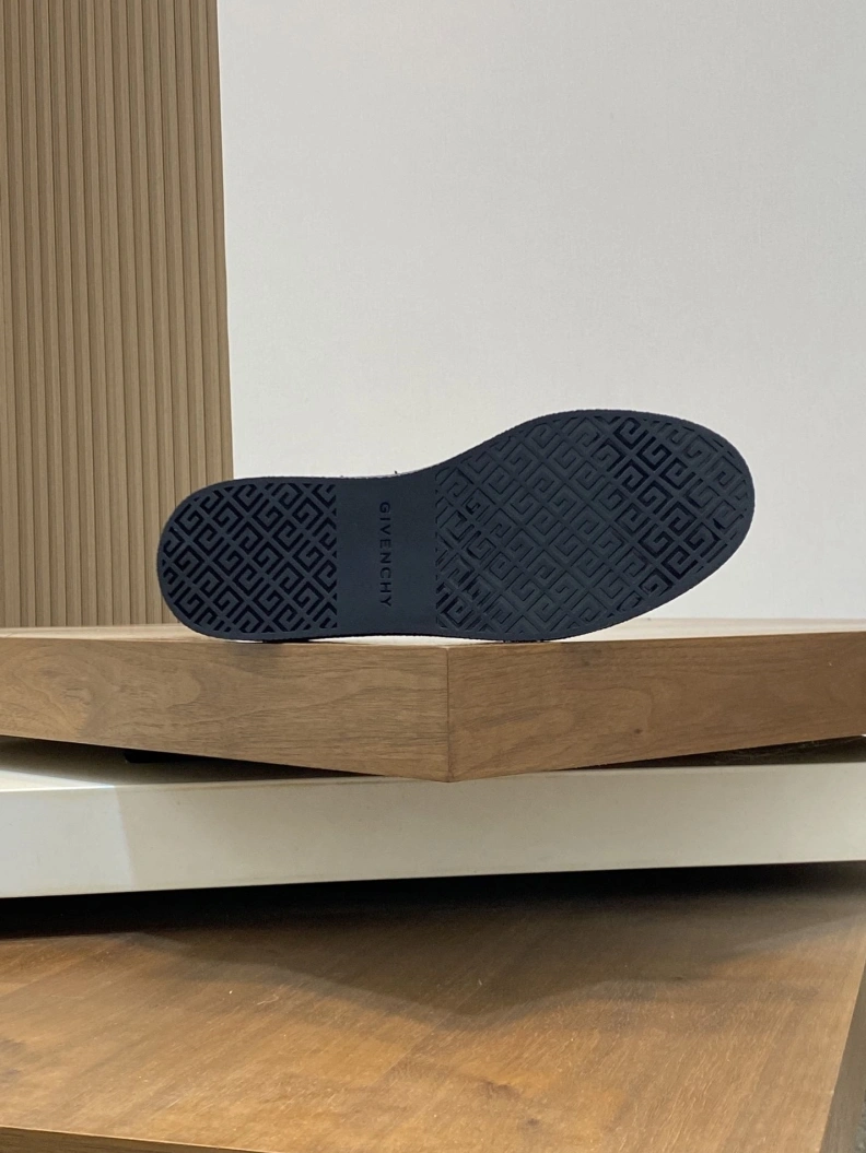 Comfortable Gxvxnchy Sneakers 151913