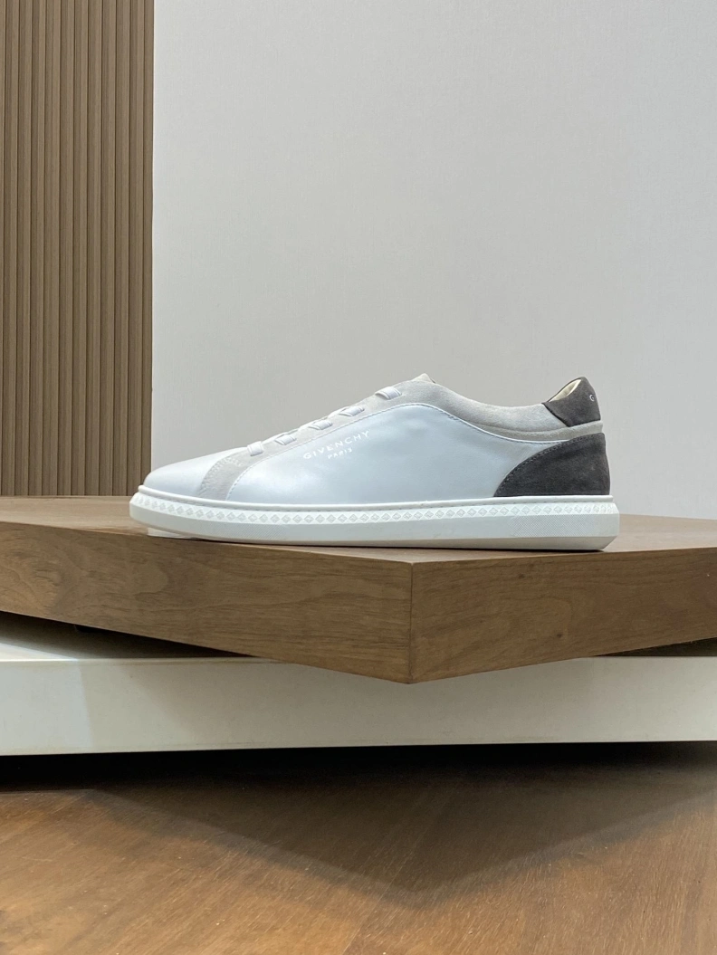 Fashionable Gxvxnchy Sneakers 151909