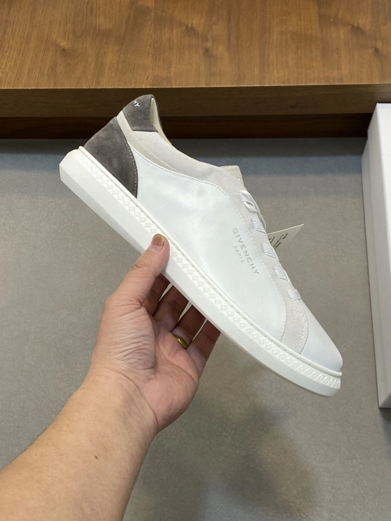 Fashionable Gxvxnchy Sneakers 151909
