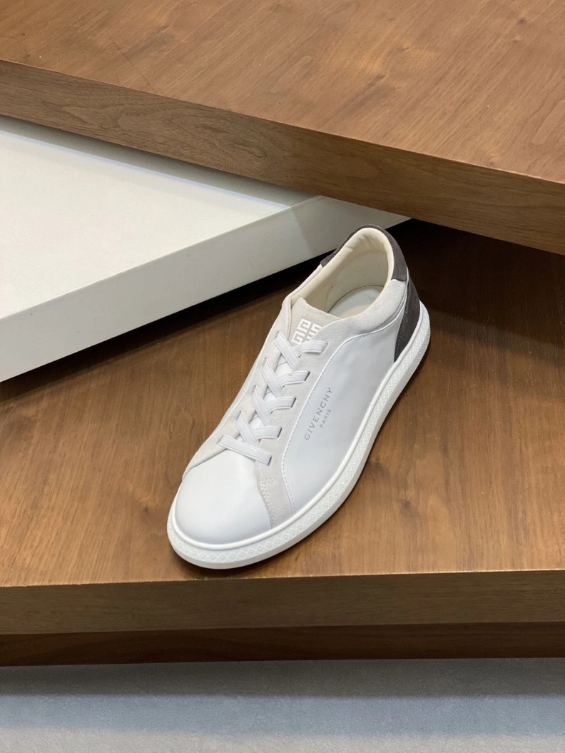 Fashionable Gxvxnchy Sneakers 151909
