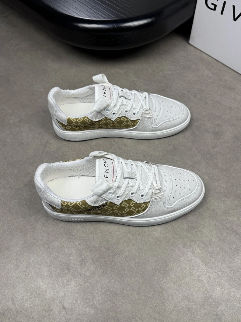 Lightweight Gxvxnchy Sneakers 151908