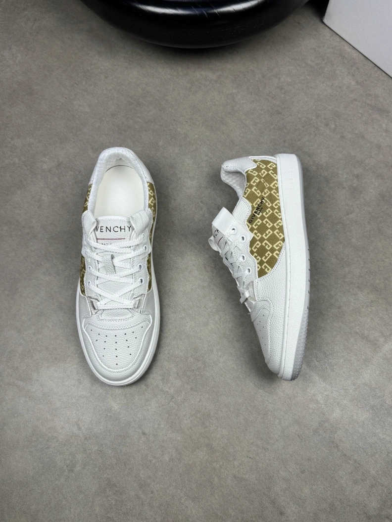 Lightweight Gxvxnchy Sneakers 151908