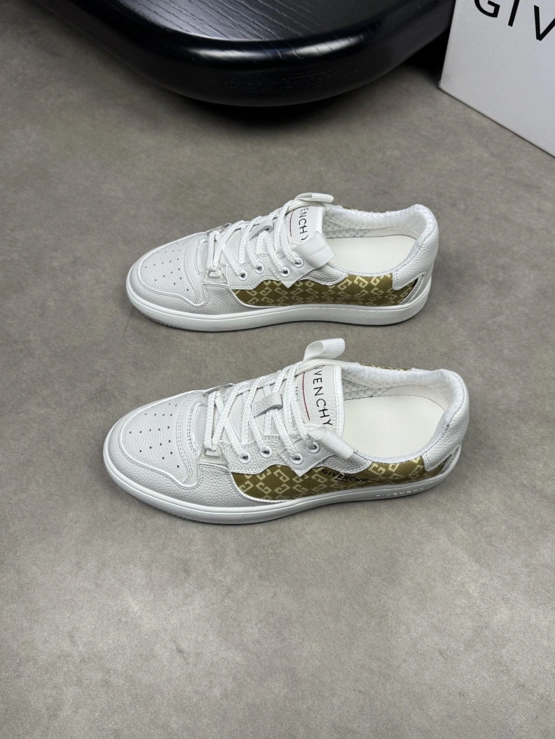 Lightweight Gxvxnchy Sneakers 151908