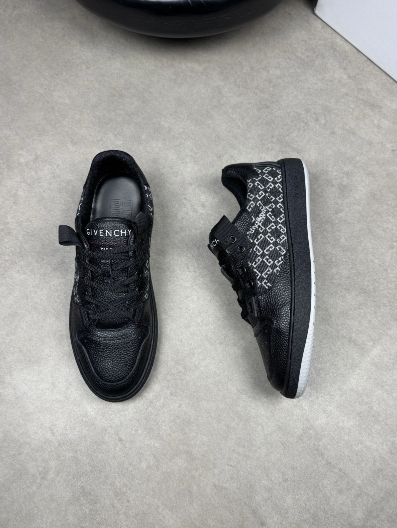 Gxvxnchy Sneakers Practical 151907