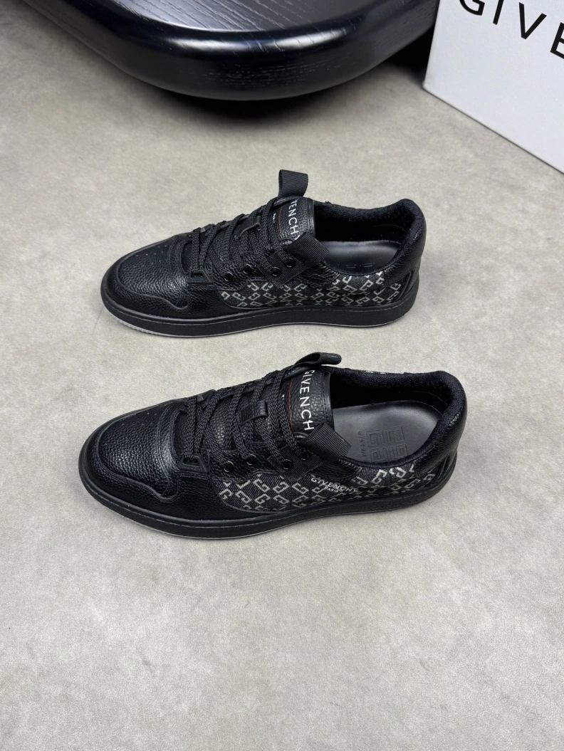 Gxvxnchy Sneakers Practical 151907