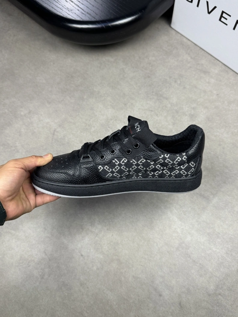 Gxvxnchy Sneakers Practical 151907