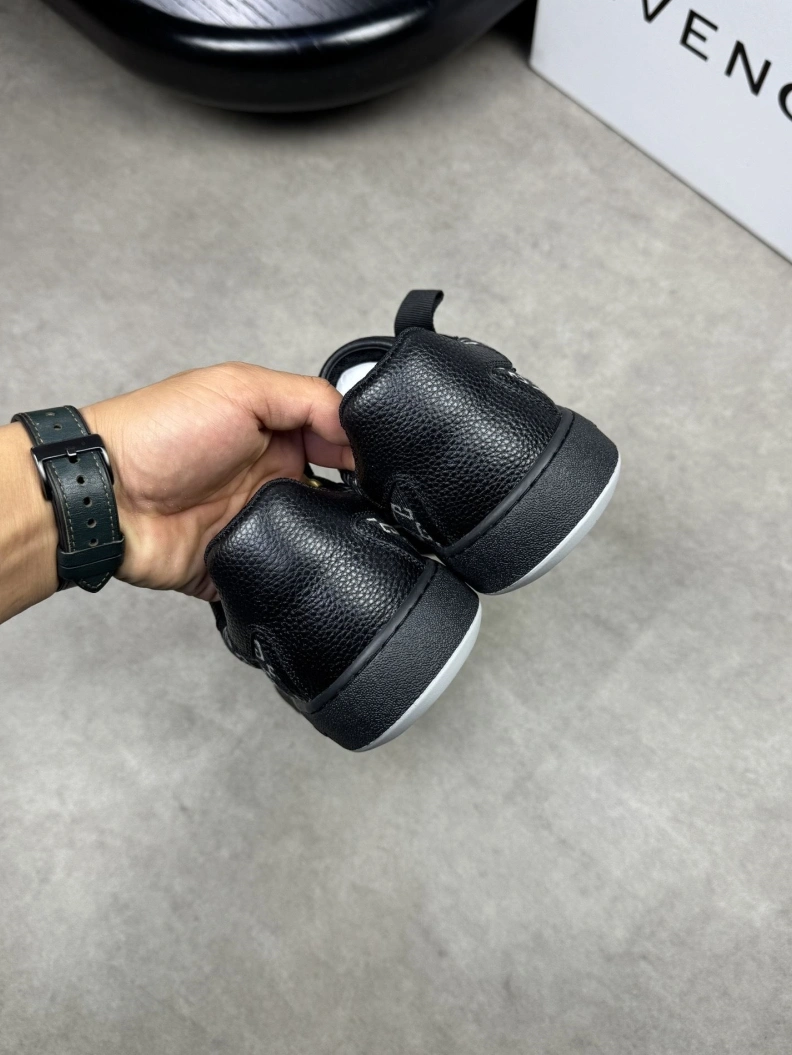 Gxvxnchy Sneakers Practical 151907