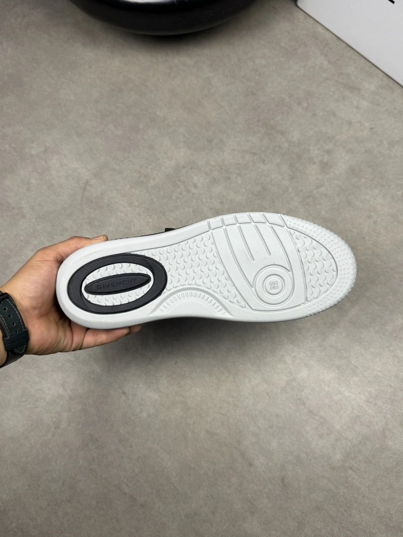 Gxvxnchy Sneakers Practical 151907
