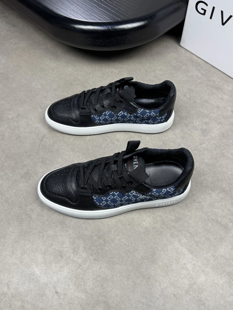 Sophisticated Gxvxnchy Sneakers 151900
