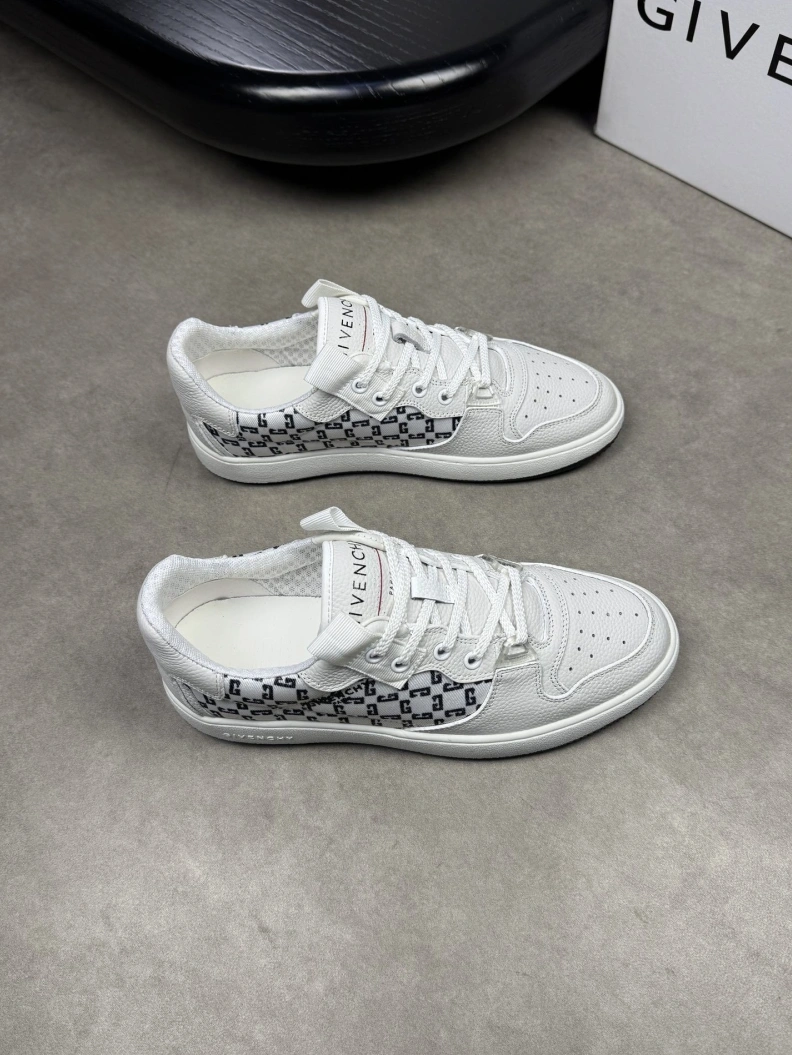 Gxvxnchy Sneakers Modern 151902