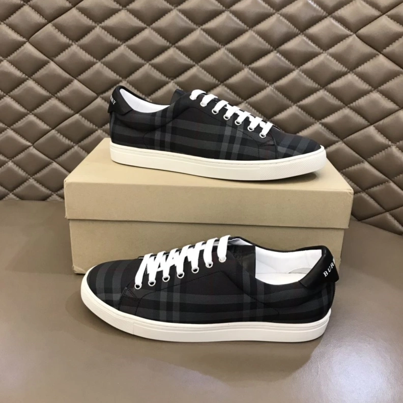 Durable Bxrbxrry Sneakers 114463