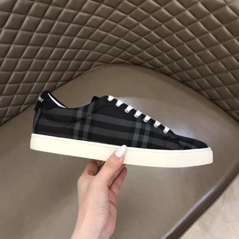 Durable Bxrbxrry Sneakers 114463
