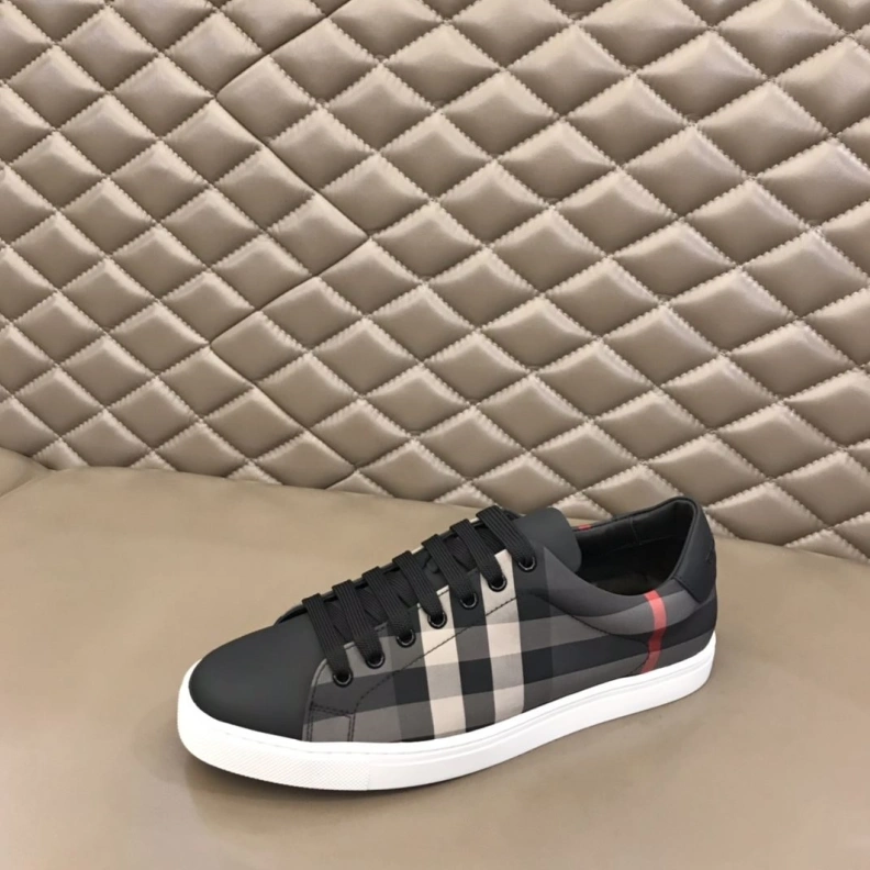 Lightweight Bxrbxrry Sneakers 114461