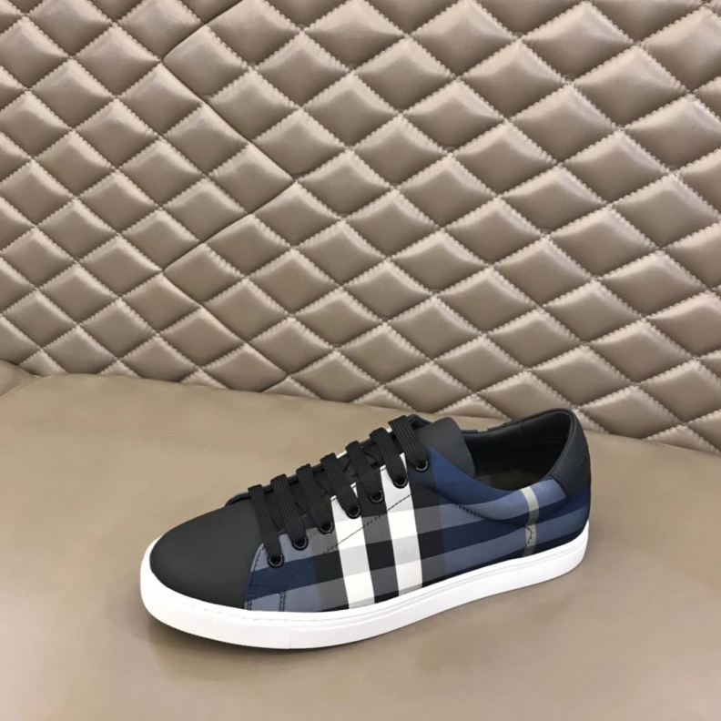Vibrant Bxrbxrry Sneakers 114459