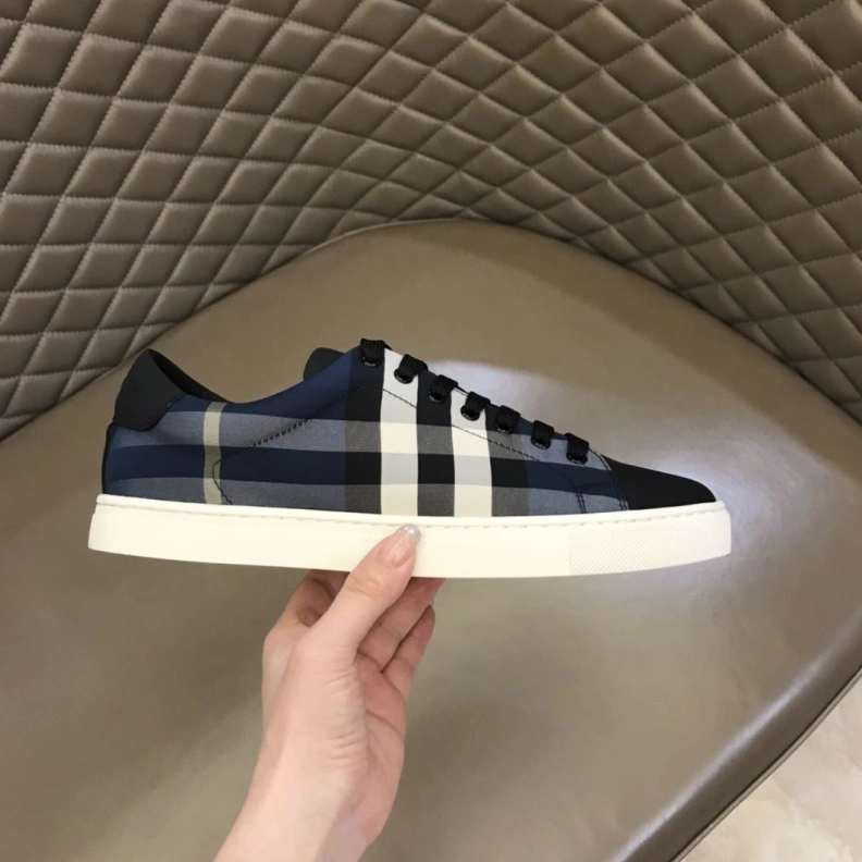 Vibrant Bxrbxrry Sneakers 114459