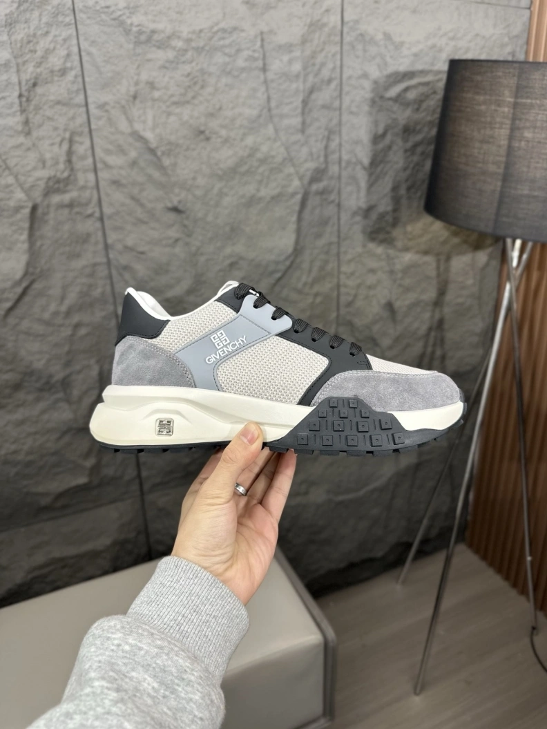 Gxvxnchy Sneakers Lightweight 151895